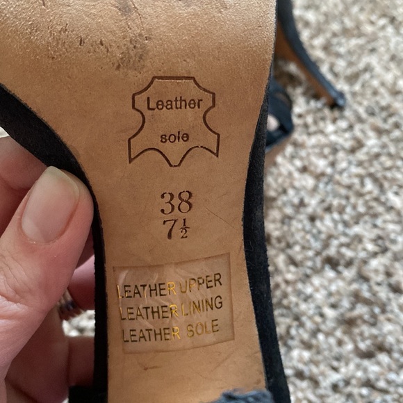 Gorgeous BCBG Black Pumps - Picture 8 of 8